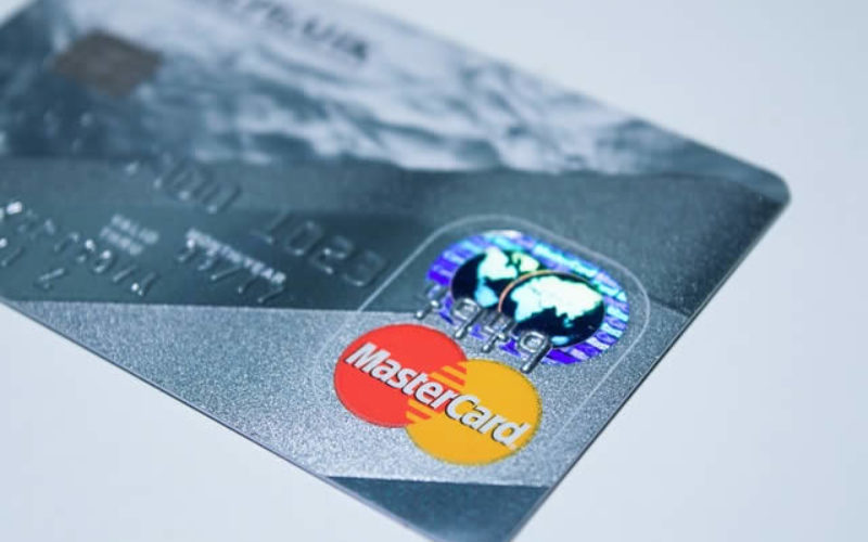 A Little Bit of Credit Card Maneuvering Can Save You a Lot of Money Abroad