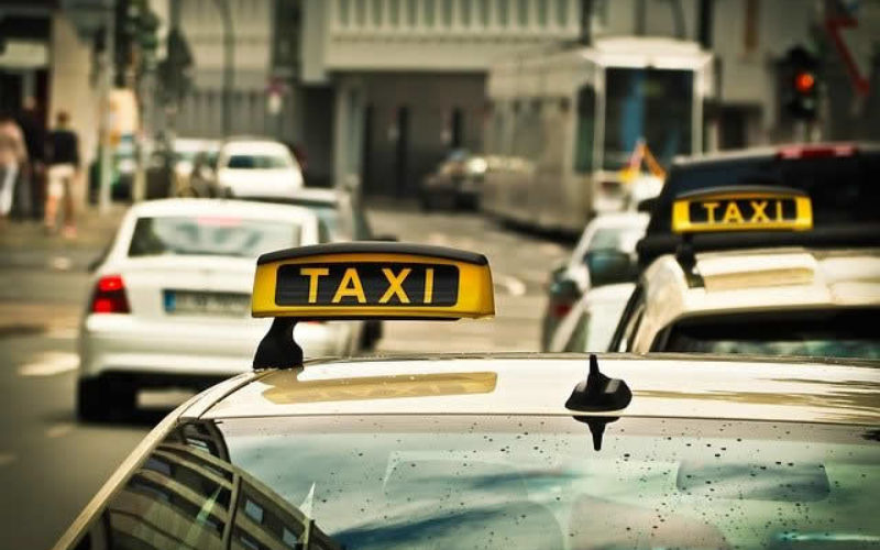 6 Benefits That You Can Get While Hiring Maxi Taxi & Cab