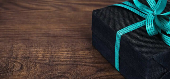 The Perfect Gifts to Get Your Supervisor to Help Make Work Fun