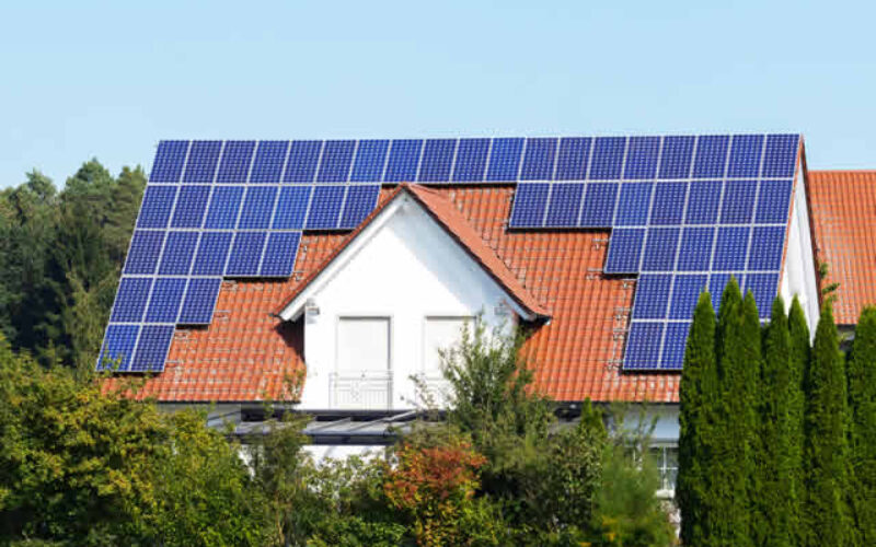 5 Economic Benefits of Going Solar