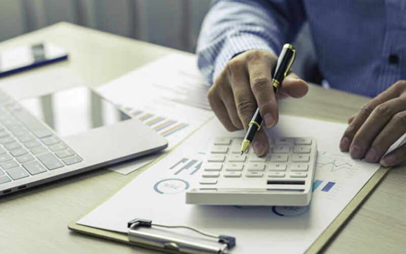 <span><i>money management tips:</i></span> How to Make a Budget and Stick to It