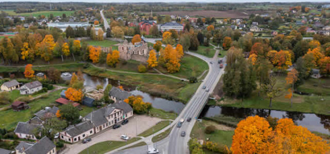 Leaving the Fast Lane: What to Know Before Moving from a Big City to a Small Town
