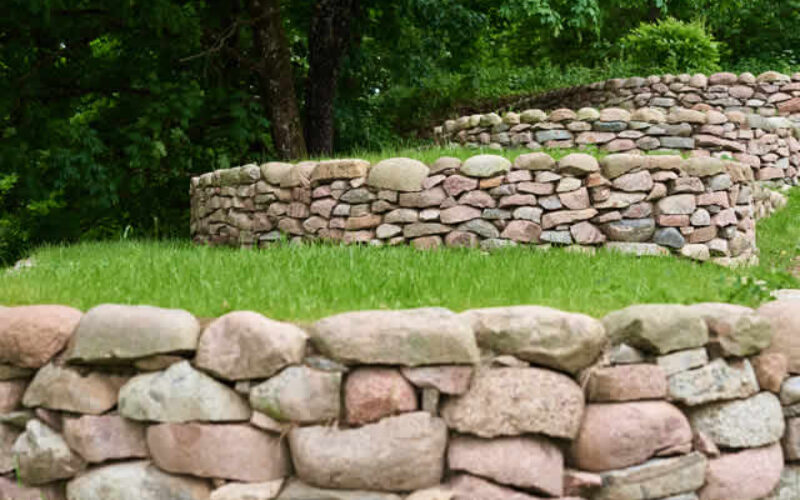 How Retaining Walls Can Transform Sloped Areas Around Your Home