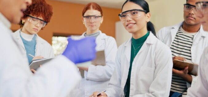 What Students Learn in Their First College Science Lab