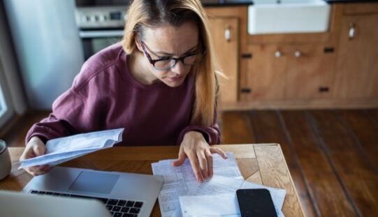 How Seasonal Income Shapes Farm Money Decisions