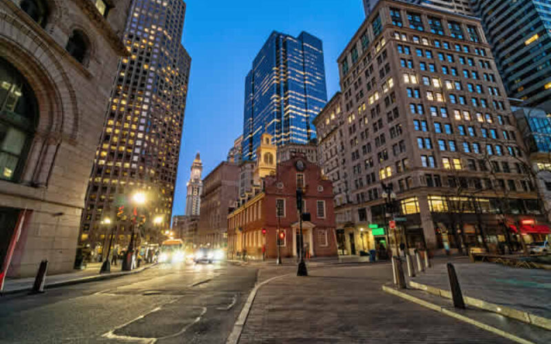 Moving to Massachusetts Without a Car: Which Communities Make It Financially Realistic?