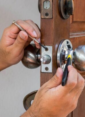What To Consider When Building a Career as a Locksmith