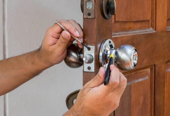 What To Consider When Building a Career as a Locksmith