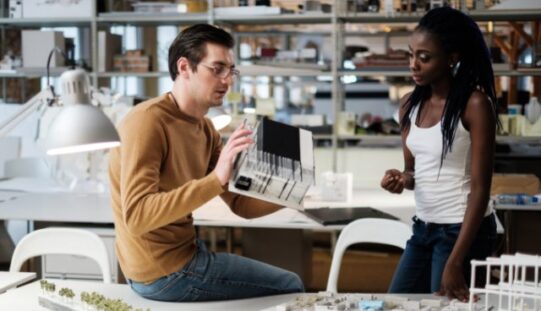 How Architecture Students Learn Beyond the Classroom