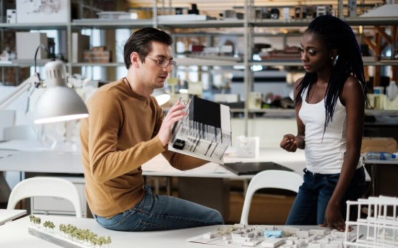 How Architecture Students Learn Beyond the Classroom