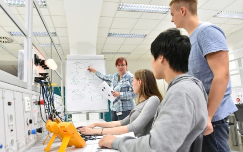 How To Choose the Right Training for Your Career Goals
